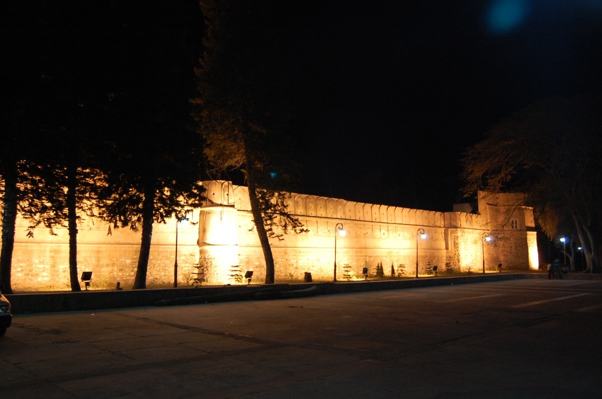 PinjoreGarden_Facadelighting2